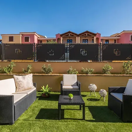 Vakantiehuis Boutique Home- Modernita & Tradizione Sarda-5 Minuti Da Spiagge E Centro Villasimius