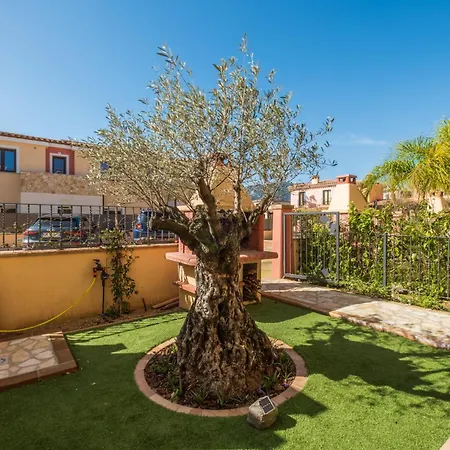 Vakantiehuis Boutique Home- Modernita & Tradizione Sarda-5 Minuti Da Spiagge E Centro Villasimius