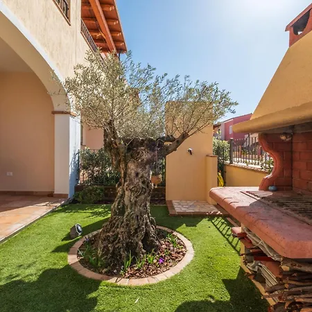 Boutique Home- Modernita & Tradizione Sarda-5 Minuti Da Spiagge E Centro Vakantiehuis Villasimius