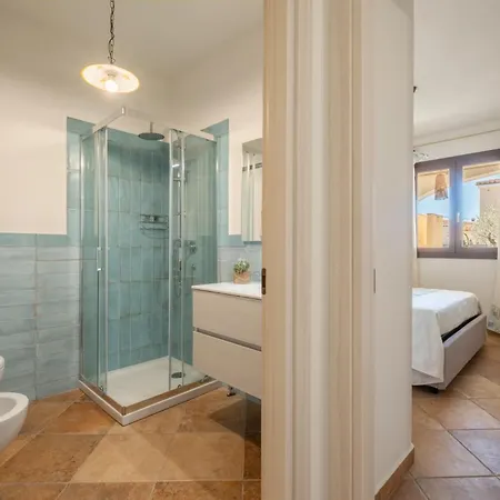 Boutique Home- Modernita & Tradizione Sarda-5 Minuti Da Spiagge E Centro Будинок відпочинку Віллазімьюс