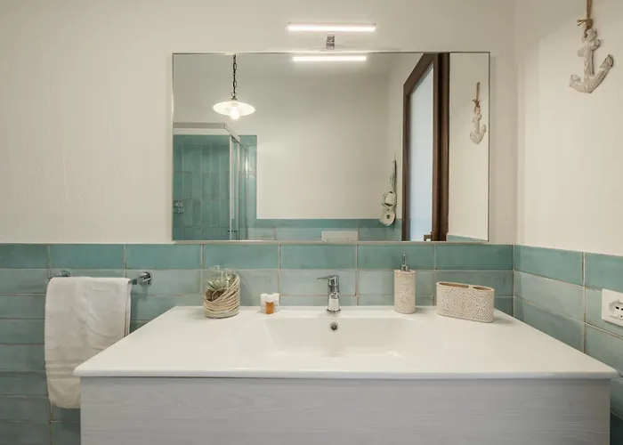 Boutique Home- Modernita & Tradizione Sarda-5 Minuti Da Spiagge E Centro Будинок відпочинку